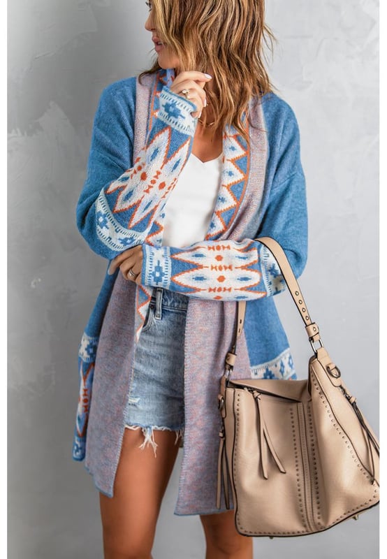 Stylischer und vielseitiger Cardigan mit Aztekenmuster und offenem Vorderteil  
Offenes Design für einfaches Layering  
Relaxed Fit  
Aufsehenerregendes Aztekenmuster  
Hergestellt aus hochwertigen Materialien  
Bequem zu tragen  
Perfekt für Frauen  
Geeignet für verschiedene Anlässe