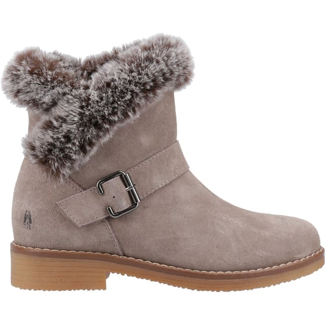 Hush Puppies Hannah Suede Women's Taupe Boots A stylish comfy and warm choice for colder days, the Hannah boot features our WorryFree water resistant upper, a memory foam interior and cosy fleece lining, with it's faux fur details and classic style you'll look great whilst staying cosy all day
