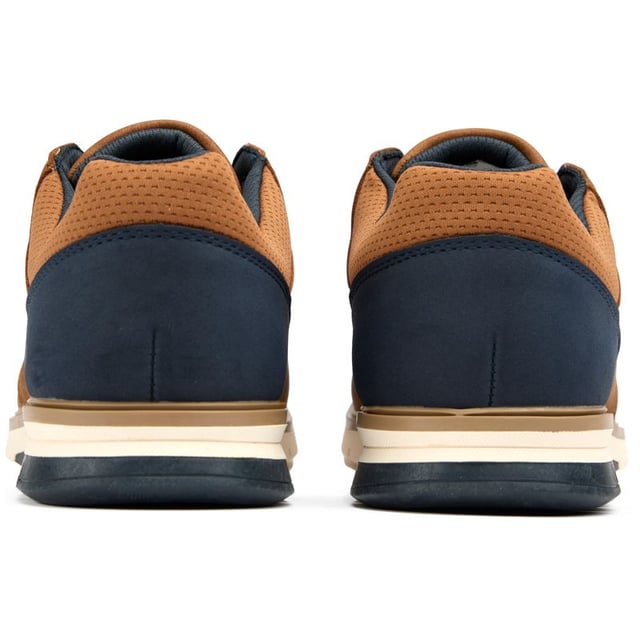 Zapatos casuales cómodos Bugatti para hombre en color tostado, fabricados con material sintético y suela de goma. Incluyen: plantilla acolchada, cuello del talón acolchado, marca Bugatti y suela de goma.