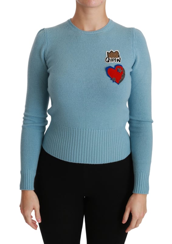 Varumärke: DOLCE \u0026 GABBANA\n  Modell: Crew Neck Pullover Topp tröja\n  Material: 100% Ull\n  Färg: Blå\n  Motiv: Drottninghjärta\n  Broderad krona med pärlor\n  Logotypdetaljer\n  Tillverkad i Italien\n  Exklusivt och högklassigt hantverk\nMaterial: 100% ull