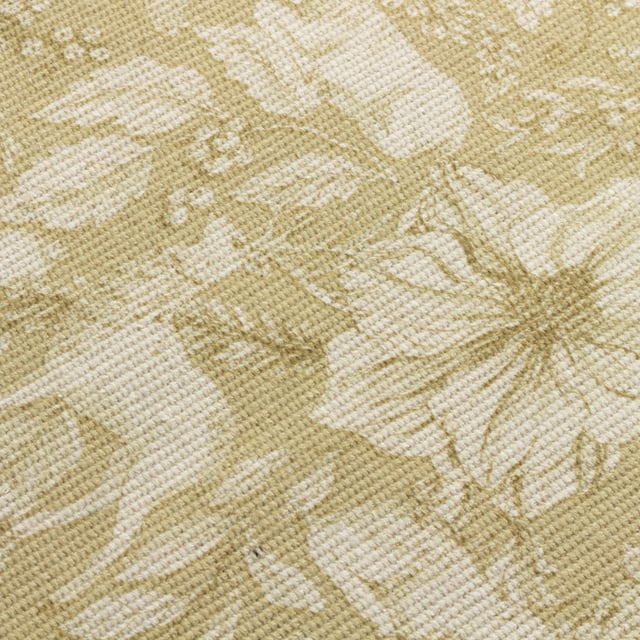An intricately designed festive set of 4 placemats which adds intrigue to your Christmas table decor. This classic digital print features opulent fruits and florals, which bloom and grow frequently across the design amongst the elegant, strutting stags. All set against a rich golden background, providing added splendour to transform your Christmas dining table into something truly fabulous!
