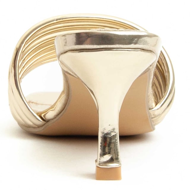 Damen High Heel Sandale. Bequeme Passform. Gepolsterte Innensohle. Rutschfeste Sohle. Verstärkte Nähte. Von anderen Marken für unsere Marke hergestellt. Ungefährer Größenbedarf: 7 cm Absatz.