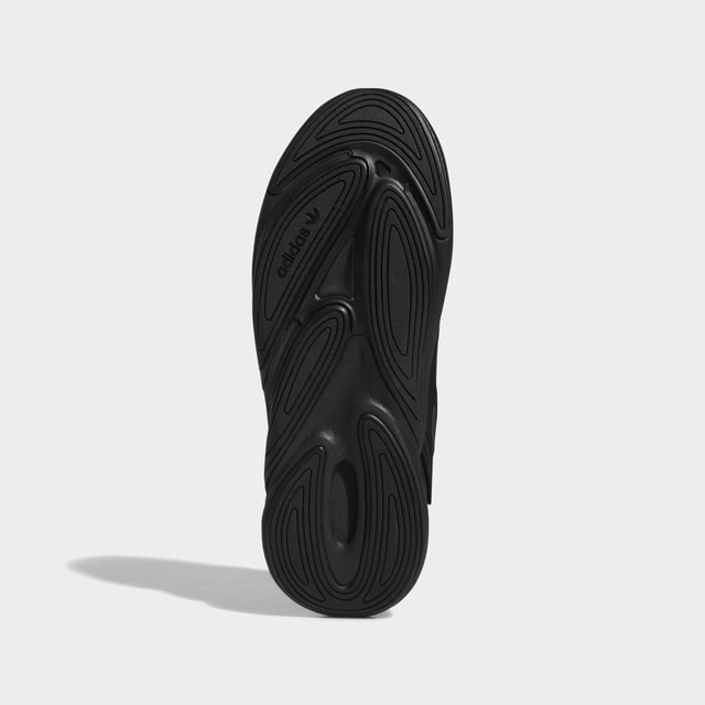 adidas may be a long way from the '90s, but these Ozelia Shoes are rooted in that loud, experimental era. Inspired by the adidas archives, the bold trainers have a chunky build that's all about being noticed. They're sleek with a fast look, and when your days are fast-paced, the Adiprene cushioning helps out on the comfort side of things.This product is made with recycled content as part of adidas' ambition to end plastic waste. 20% of pieces used to make the upper are made with minimum 50% recycled content.  - Snug fit - Lace closure - Textile upper - Hugs the foot - Adiprene cushioning - Rubber outsole - 25% of the components used to make the upper are made with a minimum of 50% recycled content  Shipped by adidas