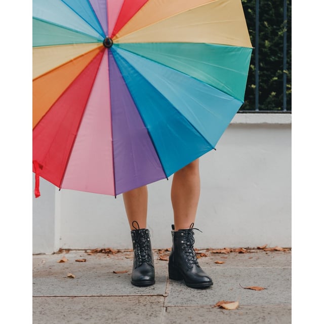 Quality leather with its classic looks and chunky heel the Harriet Boot looks amazing, and thanks to it's soft shearling lining and memory foam interior you'll feel amazing all day long too