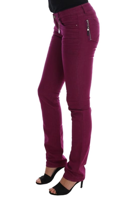 Marca: CoSTUME NATIONAL CNC.
  Estado: A estrenar con etiquetas.
  Ajuste: Super delgado.
  Color: Purpura.
  Material: 77 % algodon 23 % elastano.
  Bragueta: Cremallera y boton.
  Detalles del logotipo.