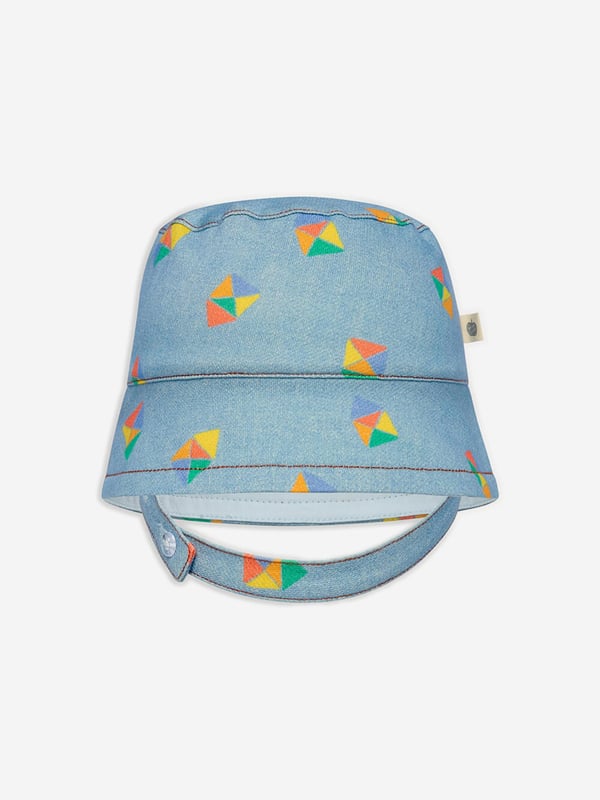 The Bonnie Mob depict passion and colour into their eco-friendly, sustainable abstracts. This girls bucket hat features miso hat patterning via sustainable properties and an innovative perspective. They will look effortlessly adorable. Note: There is Only a Strap For the Smallest Size (12-24m) 95% Organic Cotton 5% Elastane
