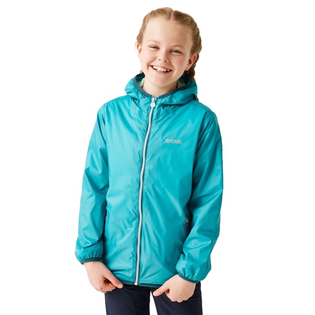 Kids rain jacket. Waterproof. Breathable. Taped seams. Mesh lined. Grown on mesh lined hood. 2 zipped lower pockets. Stretch binding to hood opening, cuffs and hem. Adjustable shockcord hem (age 7+). Packaway - lower left side pocket converts into belt bag. Reflective trim. Fabric: 100% Polyamide. Regatta Kids Sizing (chest approx): 2 Years (53-55cm), 3-4 Years (55-57cm), 5-6 Years (59-61cm), 7-8 Years (63-67cm), 9-10 Years (69-73cm), 11-12 Years (75-79cm), 32 (79-83cm), 34 (83-85cm).
