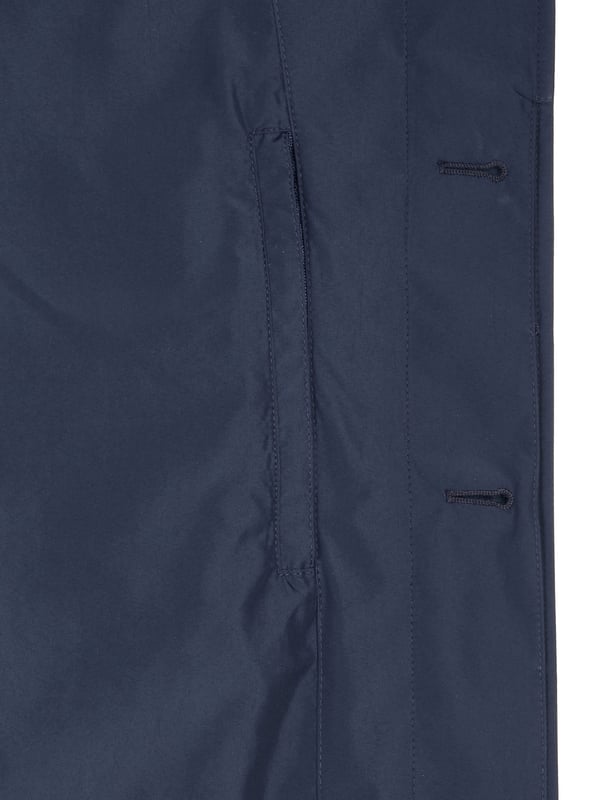 100% Polyester; Pal Zileri Mantel;  Modell: M39SB804---34203 01;  Hochwertig verarbeitet;  Kentkragen;  Zwei Eingrifftaschen vorne;  Eine Innentasche mit Reißverschluß;  Gehschlitz hinten;  Versteckte Knopfleiste;  Pal Zileri Logodetails
