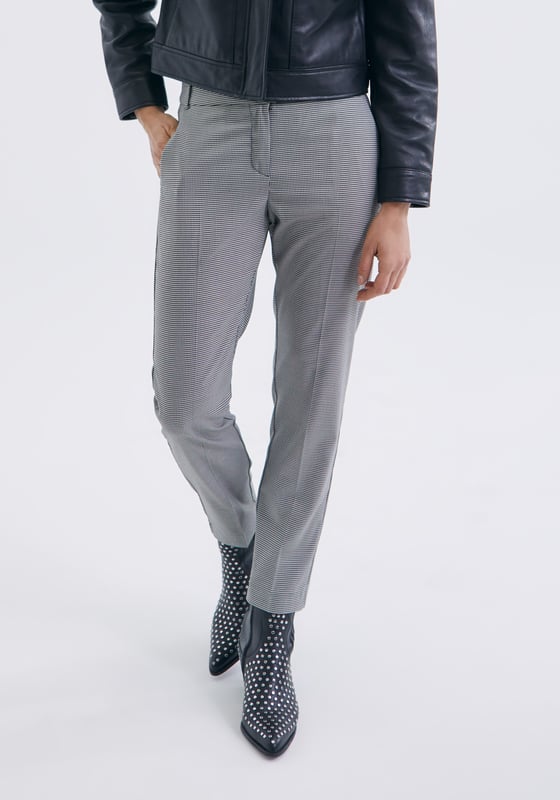 This women's houndstooth slim suit trousers has a normal waist, slim fit and 5 belt loops.