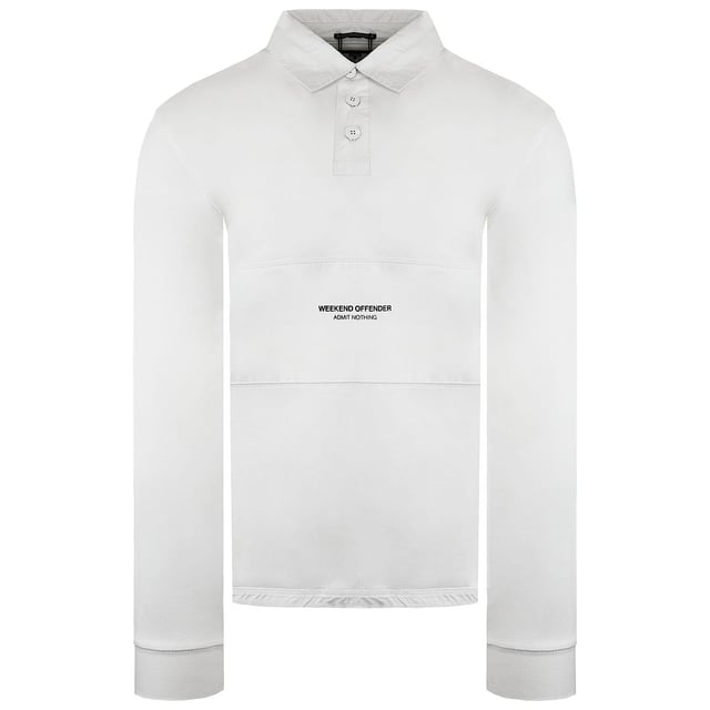 Polo de rugby para hombre Zurich de Weekend Offender: un complemento deportivo y elegante para tu vestuario informal. Conocido por su estética streetwear contemporánea, Weekend Offender presenta el polo Zurich Rugby, que combina la moda urbana con elementos de inspiración atlética.

Características principales:

 Diseño de polo de rugby:  El polo Zurich adopta probablemente un diseño clásico de polo de rugby, caracterizado por su estética deportiva y preppy. Busque rasgos distintivos como un cuello en contraste, una tapeta abotonada y, posiblemente, rayas llamativas.

 Tejido cómodo:  Confeccionado con un tejido cómodo y de alta calidad, el polo ofrece un tacto suave y transpirable. Es probable que el material proporcione comodidad durante todo el día, por lo que es adecuado para diversas ocasiones informales.

 Cuello en contraste y tapeta abotonada:  Una característica clave de los polos de rugby es el cuello en contraste y la tapeta abotonada. El polo Zurich puede presentar estos elementos, añadiendo un toque de sofisticación al diseño.

 Detalles del logotipo:  Weekend Offender suele incorporar detalles de marca en sus prendas. Busca detalles sutiles del logotipo de Weekend Offender, que pueden estar bordados o impresos en el pecho, la manga o el cuello del polo.

 Ideal para ropa informal:  La ropa de Weekend Offender suele estar orientada a la ropa informal. El Zurich Rugby Polo Shirt es adecuado para diversos entornos informales, ofreciendo una opción relajada pero con estilo para su guardarropa.
