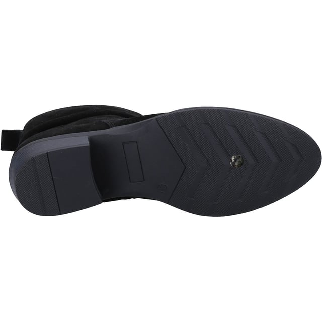 Hush Puppies Iris Suede Women's Black Boots The Iris boot is a super stylish choice for colder days, with it's ruched detailing and classic shape, as well as our WorryFree water resistant upper and soft fleece lining you can look your best whilst staying comfy and warm