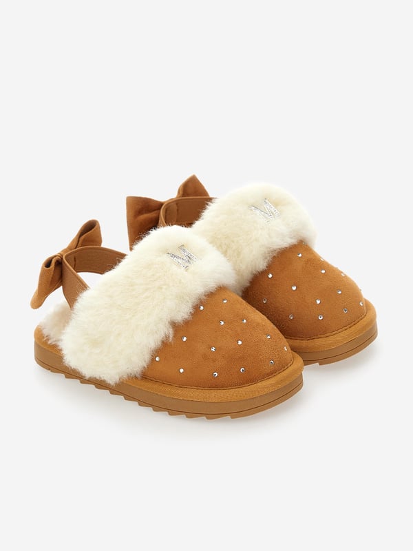 Monnalisa incorporate passion and innovation into their beautifully crafted designs. These girls suede slippers in beige are perfect for every fashionista. Engineered in luxurious detail with all-over rhinestones, a plush edging, platform sole and elastic with a bow. Inspired by coquette fashion, she will be obsessed. Inner With Rhinestone Logo