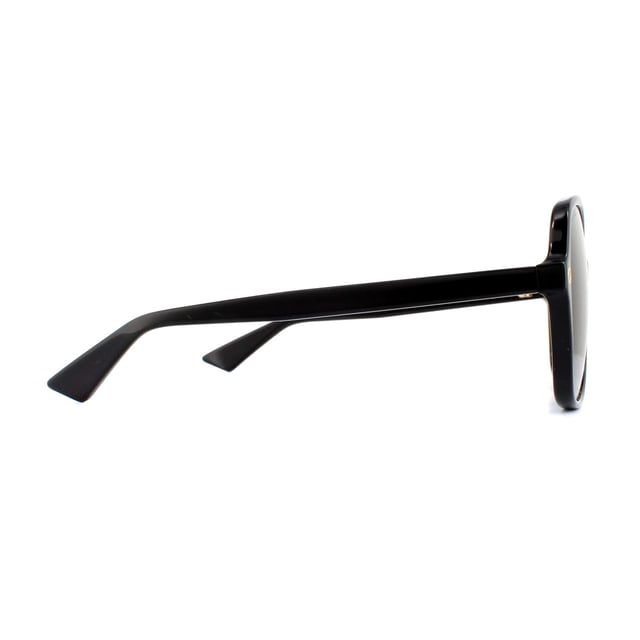 Gucci Sunglasses GG0092S 001 Black Grey Gradient are a simple and sophisticated squared design. Their versatility ensures an easy to wear frame that will suit any wardrobe or occasion. The oversized lenses are chic and the interlocking Gucci GG logo can be found on the frame front.
