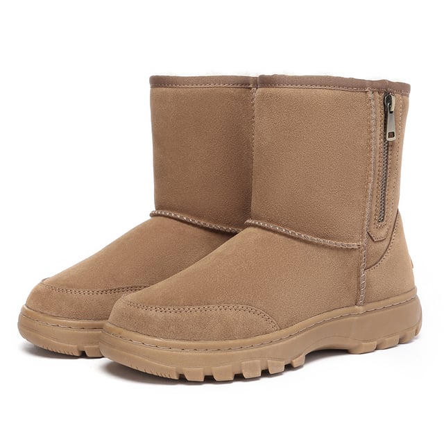 Of je nu boodschappen doet, een winterwandeling maakt of buiten geniet van een sneeuwdag, deze Starling Outdoor Boots zijn de perfecte metgezellen. Laat het winterweer je er niet van weerhouden om ten volle van het leven te genieten! Beschrijving: Bovenwerk van koeiensuède Warme voering van schapenvacht Zachte binnenzool van schapenvachtwol TPR-zool Technologieën: Water & Vlekbestendig bovenwerk Slipvaste buitenzool