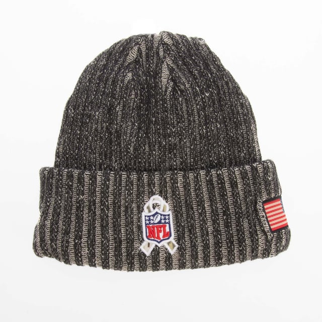 Mens New Era Seattle Seahawks NFL Salute to Service Bobble Knit Hat in black.- Turned hem.- Knitted.- Embroidered branding.- 100% Acrylic.- Ref: 60423708