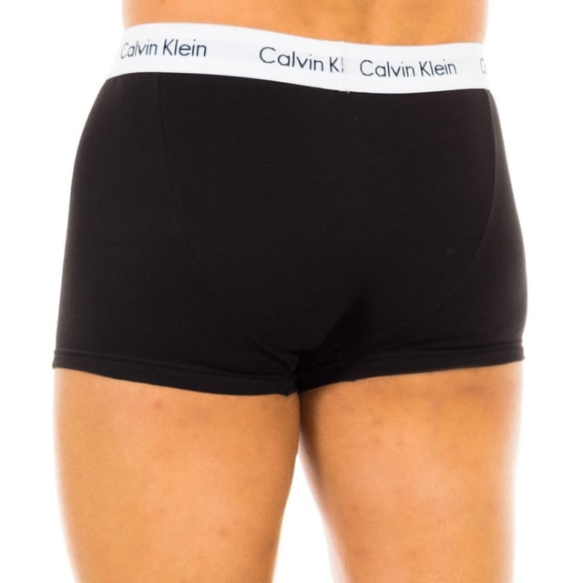 Pack-3 Calvin Klein Boxers.
 Elastic rubber waistbands with the brand's name consecutively embroidered.
 Comfortable and breathable fabric.
 Anatomical front, with the ability to hold without squeezing.
 Hem cut with ribbed finish.
 Seams seen in tone.
 Composition: 95% Cotton, 5% Elastane.
 Care:
Care:
 - Wash at max temperature. 40ºC.
 - Do not use bleach.
 - Supports dry cleaning.
 - Allows you to use a dryer.
 - Iron at max temperature. 130ºC.