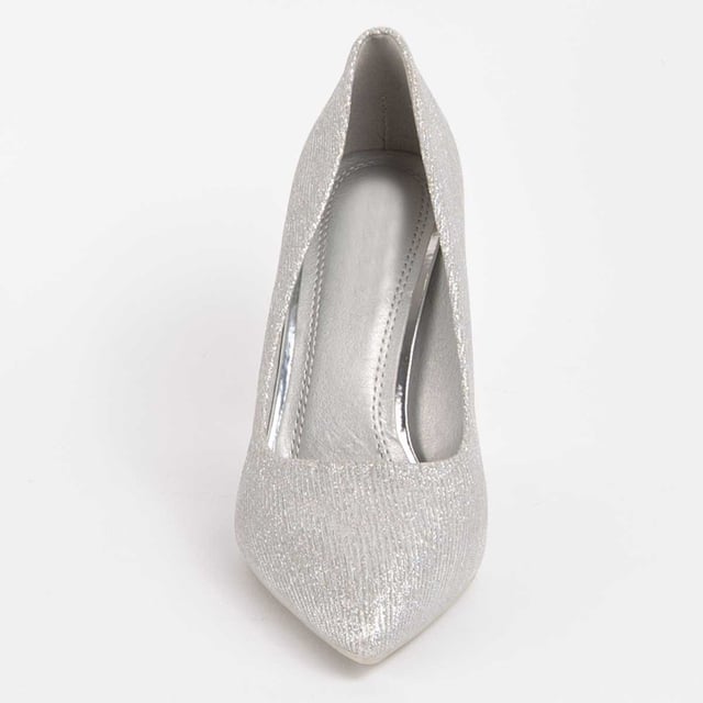 Hakschoen voor dames. Comfortabele pasvorm. Gemaakt door andere merken voor ons merk. Geschatte afmetingen: 10 cm hak.