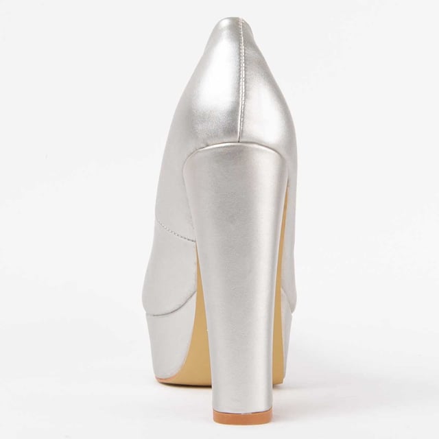 Women's high heel shoes. Comfortable fit. Manufactured by other brands for our brand. Approximate measurements: 13 cm heel and 4 cm platform.
