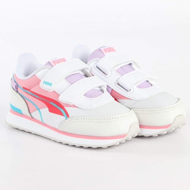 Basket Puma Future Rider Twofold Mädchen Weiß Textil. Authentischer Schuh der Marke Puma - Streetwear/Sportswear Design von Puma - Puma für modebewusste Mädchen, perfekt für den Alltag - Der weiße Puma Basket lässt sich hervorragend mit dem Rest Ihrer Garderobe kombinieren - Bequemer Textilstoff - Klassischer Klettverschluss - Future Rider Twofold - Textil