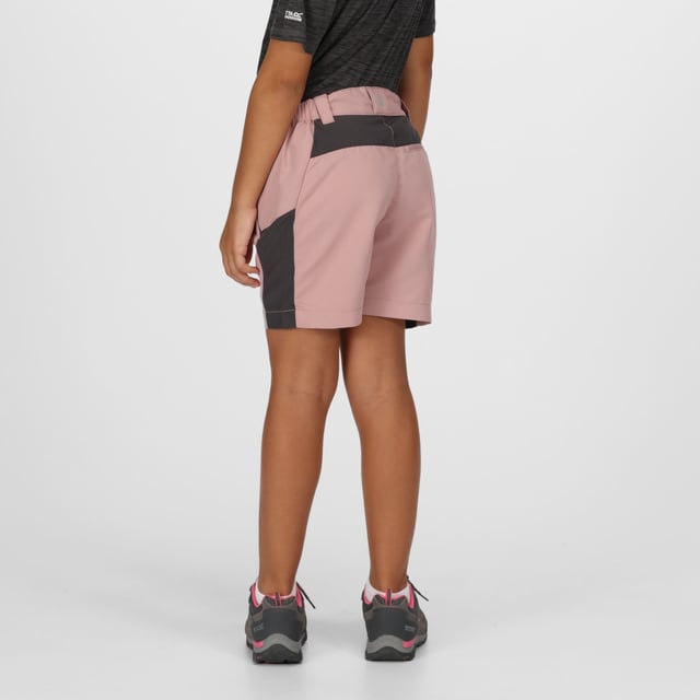 The Sorcer Mountain III boys' shorts from Regatta are perfect for their adventures. The boys' sports shorts are crafted with a lightweight but durable fabric that'll keep them agile. Isotex stretch panels keep them comfy. Finished with a water-repellent coating. Perfect for the campsite, the park or the beach.