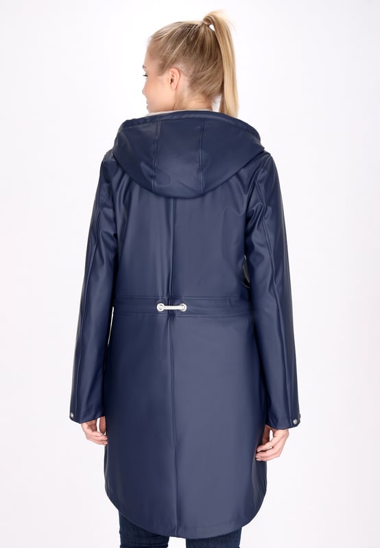Ontdek de ultieme regenjas die stijl en functionaliteit moeiteloos combineert. Dit parka-jack heeft een capuchon met trekkoord, een ritssluiting aan de voorkant met drukknopen en praktische klepzakken. De normale pasvorm en het trekkoord in de taille zorgen voor een getailleerde look, terwijl de waterdichte stof (3000 mm) ervoor zorgt dat je buiten droog blijft. Met gelaste naden en een opstaande kraag is deze outwear met lange mouwen zowel stijlvol als functioneel.  Mackintosh