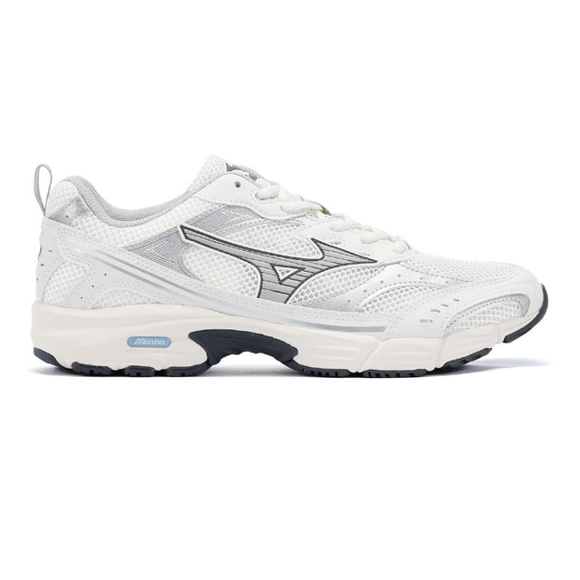 Elevate your comfort and style with these sneakers featuring a breathable mesh and synthetic leather upper. Designed with a lightweight cushioned midsole for enhanced support and all-day wearability.