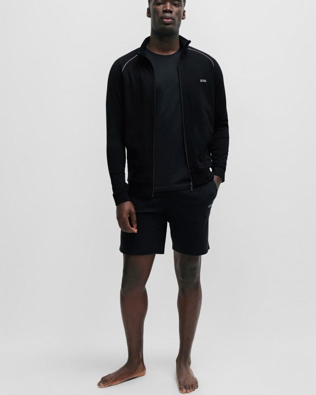 A sporty zip-up jacket crafted in stretch jersey with contrast details including branding by BOSS Menswear.
Zip neckPockets top: Kangaroo pocket
95% Cotton, 5% Elastane
50515366