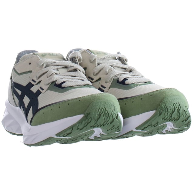 La zapatilla Tarther ™ Blast fusiona la estética del patrimonio de la zapatilla Tarther ™ en la parte superior con modernas herramientas de Blast Flytefoam® desde nuestro rango de rendimiento. Con su diseño superior original, este estilo preserva el diseño tradicional de carreras del zapato Tarther ™ que comúnmente usaba corredores de maratón en los años 80. Incorporando herramientas receptivas inspiradas en nuestra colección en ejecución, esta tecnología ayuda a crear una estética híbrida que se complementa con un aspecto de rendimiento y una funcionalidad.