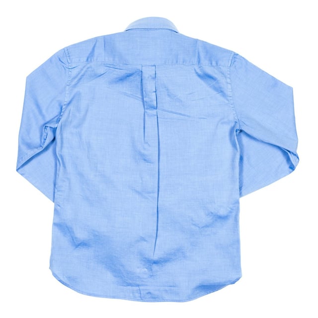 Boy's long sleeve shirt.
 Lapel collar.
 Button closure on the front.
 Embroidery of the brand logo on the upper front side.
 Cuffs with button closure.
 Hem detail, front back.
 Seams seen in tone.
 Composition: 100% cotton
 Care:
- Wash maximum at 30ºC.
 - Iron at medium temperature, max. 110ºC.
 - It is not allowed to use a dryer.
 - Do not use bleach.
 - Does not support dry cleaning.