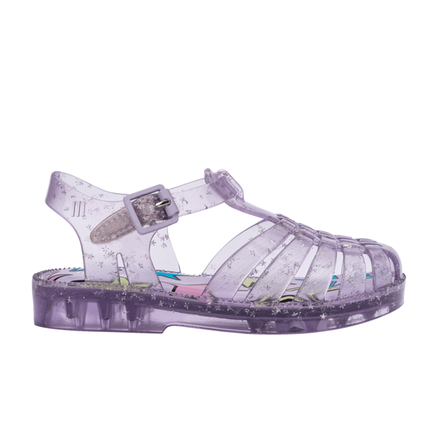 Watch your child's eyes light up as she takes each step in the Mini Melissa Possession Shiny Elements. 100% recyclable and lightweight, the casual style is a timeless classic. Available in kids and baby sizes.