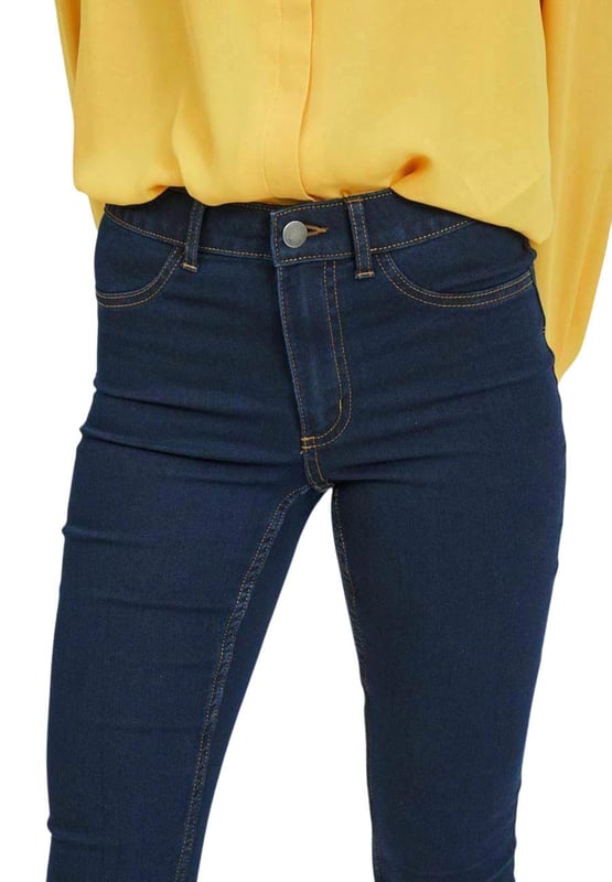 From this trending brand VILA, these jeans are the perfect pair of skinny jeans.  With just the right amount of stretch made from a cotton blend fabric for breathability and comfort.  Finished with classic 4 jeans pockets and belt loops
Fit: Extra-Slim, Sizing: As expected (we have resized to UK sizing)