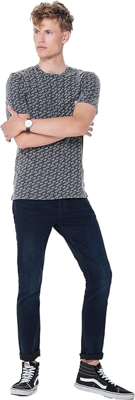 Only & sons jeans for men are available in black, blue, grey, and white colours. 
It features a skinny fit slim leg, belt loops, button fly, and a 5 pocket design.
Added stretch for breathability and flexibility with a stylish look.
Made of cotton elastane material for durability and comfort.
Faded pattern for classy look.