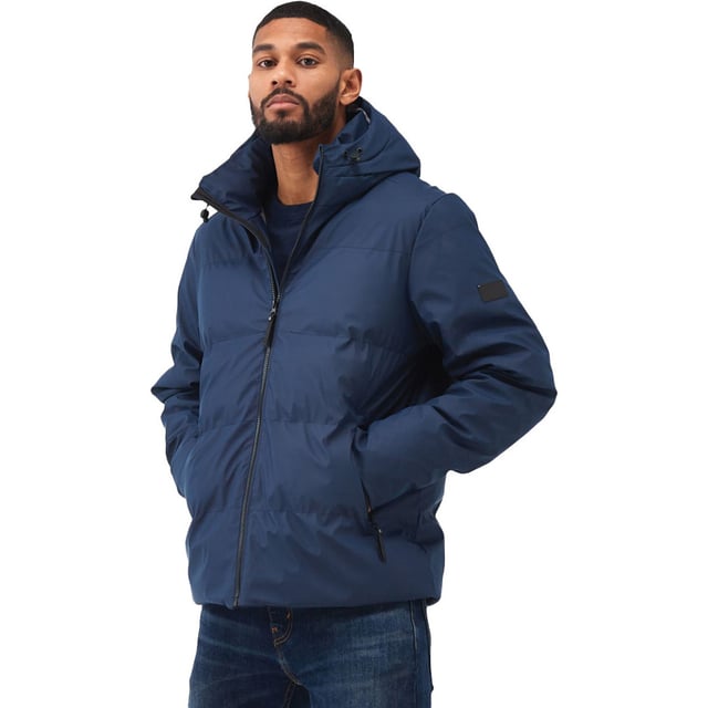 100% polyester PU membrane with knit back. Durable water repellent finish. Feather Free - premium recycled synthetic down insulation. Partially made reusing plastic bottles. 100% polyester taffeta lining. Inner security pocket. Grown on hood with adjusters. 2 lower zipped pockets. Adjustable shockcord hem.