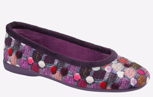 Slip into sumptuous memory foam comfort with these Samira women's slippers, featuring a chic design, comfortable construction, and a plush velour lining.
- Velour upper and lining
- Memory foam footbed
- Ballerina silhouette
- Rubber Sole