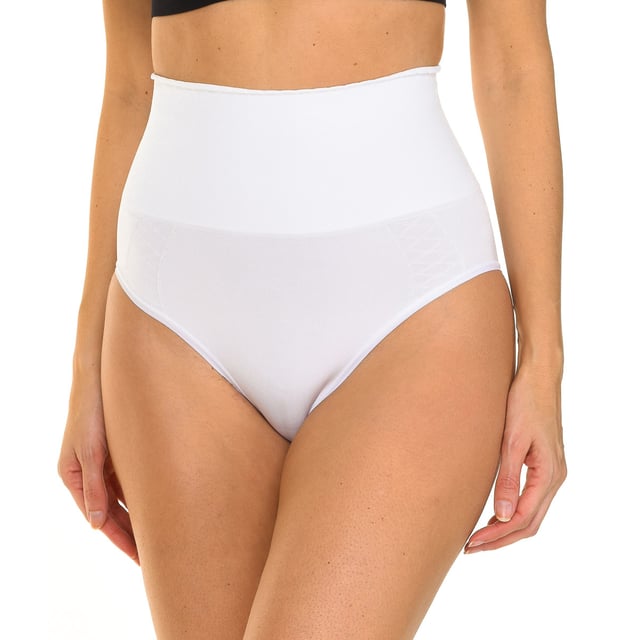 Braguita Slip  moldeadora Controlbody.
Color Blanco
Cintura alta  con control  y alisado de  barriga.
 Banda ultraplana fabricada en material antideslizante para garantizar una firme adherencia al cuerpo. 
Acabado ultrafino.
Tejido transpirable.

Composición:  86% Poliamida, 14% Elastano

Lavar a mano. 
No usar lejía. 
No usar secadora. 
No planchar.