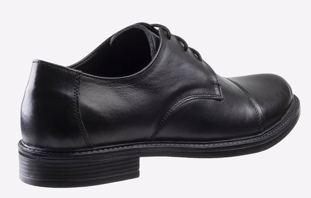 The Bristol is a classic derby style lace up shoe from Amblers crafted with polished leather, a 3 eyelet design, an oxford toe cap, and a padded collar for superior comfort. A smart and simple design ideal for formal occasions.- Leather upper
- Padded ankle collar
- Intricate stitch detailing
- 3 Eyelet lace up
- Durable rubber outsole
