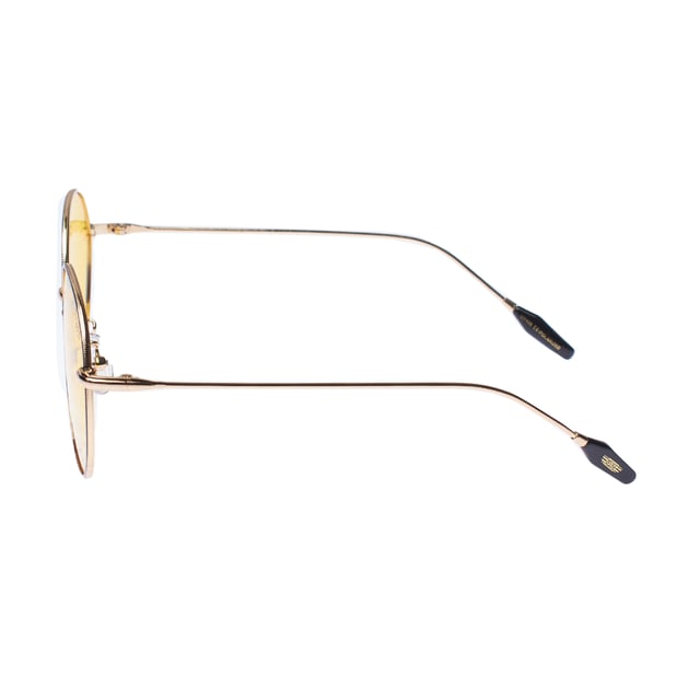 Must Have sunglasses with a round design and metal frame, ideal for a modern and timeless style.

 Equipped with polarized lenses with UV 400 protection, they block 100% of UVA and UVB rays, offering clear vision and reducing glare in bright environments.

 The unisex design and round shape add a vintage and sophisticated touch that adapts to different styles.

 They include the Must Have logo engraved on the temples and on one of the lenses, adding a distinctive detail. In addition

 They come with a soft cleaning cloth to keep your lenses spotless and a protective case to store them safely.

 Perfect for complementing any look, these glasses are ideal for those looking for protection and style in one piece.