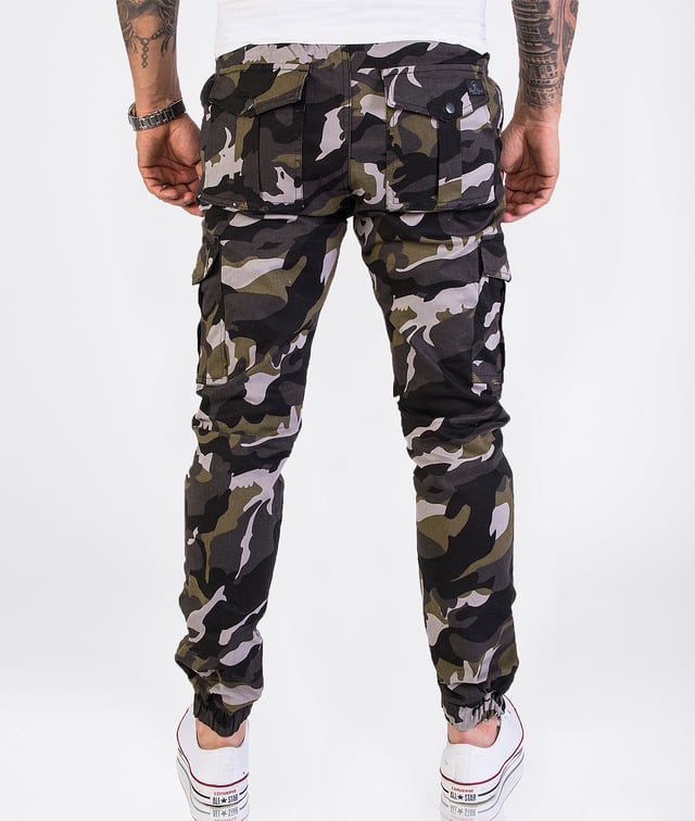 Die Chino Hosen von Rock Creek eignen sich ganz ausgezeichnet für legere Casual-Looks. Sie bieten eine angenehm weite Passform und sehen dabei auch noch richtig lässig aus. Beim gemütlichen Stadtbummel, beim Familienausflug oder in der Uni leisten die komfortablen Hosen gute Dienste. Darüber hinaus zeichnen sich die Chinos von Rock-Creek durch eine erstklassige Verarbeitung und eine hohe Qualität aus.