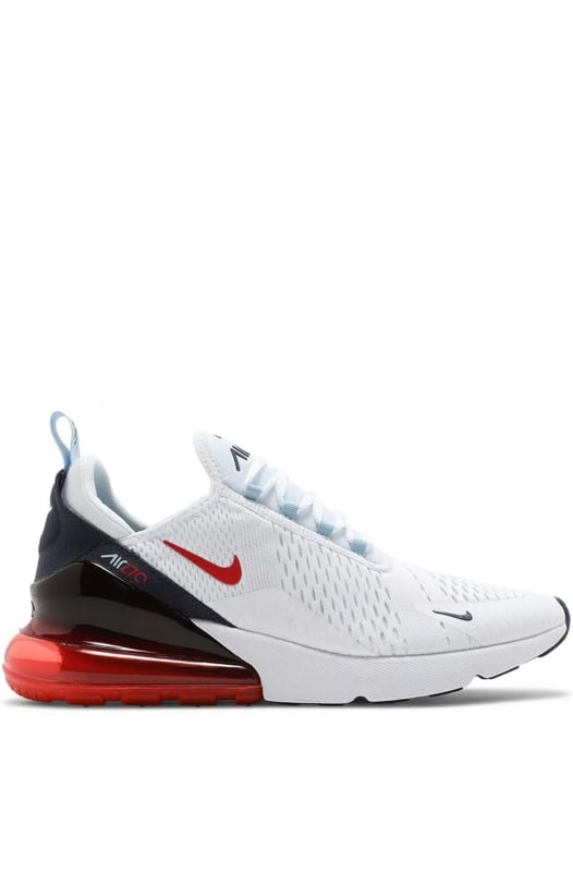 Die Nike Air Max 270 Turnschuhe haben ein federleichtes, gestricktes Obermaterial, das deine Füße kühl und bequem hält, während die Max Air-Einheit in der Ferse für dauerhafte Dämpfung sorgt, die durch ein übergroßes Air-Fenster für einen zusätzlichen Hauch von Stil angezeigt wird. Die flexible Innensohle und die bootie-ähnliche Konstruktion des Schuhs sorgen für eine individuelle Passform, und die weiche Schaumstoff-Zwischensohle garantiert ein unglaublich weiches Laufgefühl. - -. Mit einer praktischen Zuglasche an der Ferse und einer robusten Gummilaufsohle sind diese Schuhe ebenso praktisch wie stylisch. Diese Version ist eine Hommage an die reiche Air Max-Tradition von Nike, die auf die revolutionäre Air-Technologie von 1978 und den ikonischen sichtbaren Air Max 1 von 1987 zurückgeht.