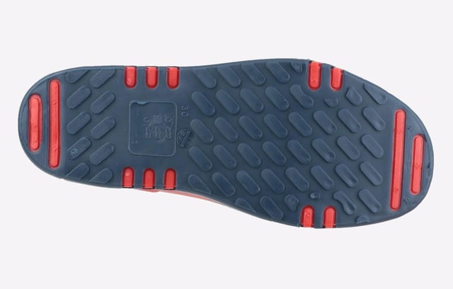 Don't forget the little ones! Make them happy with these light-coloured boots. 100% waterproof.
- Dunlop Mini
- 100% Waterproof
- Keep little feet completely dry. Also available in Navy Blue.