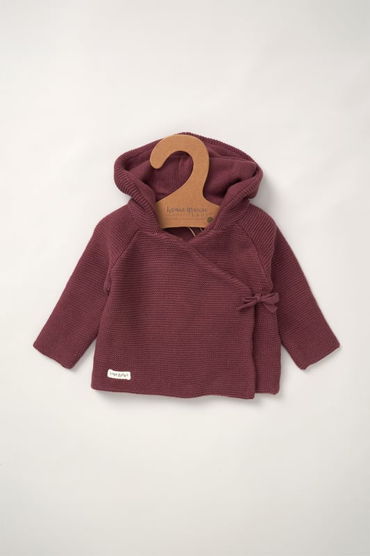 Homegrown's organic cotton hooded wrap cardigan is crafted for comfort and sustainability. Featuring tie fastening and cute bear ears on the hood, this cosy, breathable cardigan is gentle on delicate skin and perfect for any season.