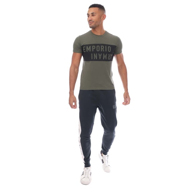 Mens Emporio Armani Crewneck T- Shirt in green black.- Round collar.- Short sleeves.- Printed bold logo.- Regular fit.- 100% Cotton.- Ref: 21181847644884