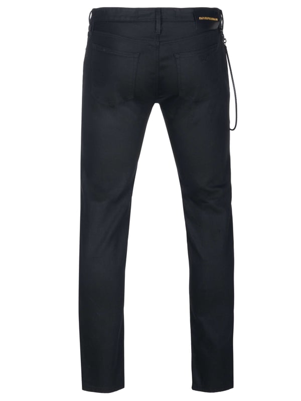 98% Algodón, 2% Elastano; Jeans Emporio Armani; Modelo: 3K1J751DY9Z0005; Fabricación de alta calidad; Algodón suave, elástico; Estilo clásico de 5 bolsillos; Cierre: botones; Accesorio de cadena decorativa removible; Aberturas para cinturón; Detalles del logo de Emporio Armani.