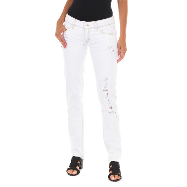 Long jeans. 
 Color off white 
 Waist with belt loops. 
 Button and zip closure on the front. 
 Two pockets on the front. 
 Two open pockets on the back. 
 Narrow cut hem. 
 Brand name patch on the back of the waistband. 
 Broken effect. 
 Matching seams. 

 Composition: 
 - 95% Cotton - 5% Elastane. 

 Washing instructions: 
 - Wash maximum at 40ºC. 
 - Iron at medium temperature. max. 110ºC. 
 - Lets you use a dryer. 
 - Do not use bleach. 
 - Does not support dry cleaning. 

 Composition: 95% Cotton, 5% Elastane
 Care:
- Wash maximum at 40ºC.
 - Iron at medium temperature. max. 110ºC.
 - Allows you to use a dryer.
 - Do not use bleach.
 - Does not support dry cleaning.