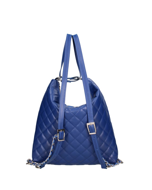 Bolsa de hombro convertible en la mochila femenina. El cierre es con zip. Los bolsillos internos son uno con zip y dos abiertos. Los bolsillos externos están ausentes. La correa del hombro está ausente. El mango está en cuero. Los compartimentos internos son uno. El material externo es verdadero cuero de sauvage acolchado. Está alineado internamente en 70% de tela de algodón: 30% de poliéster. Medidas: 30x31x6 cm. Hecho en Italia