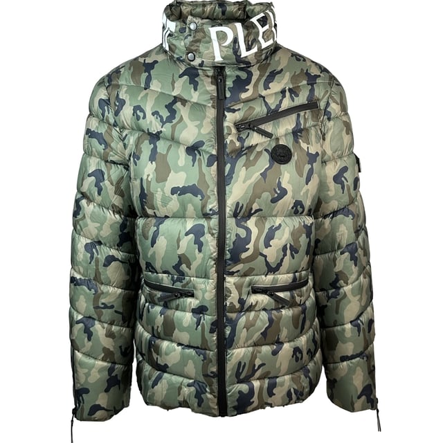 �Mant�ngase c�lido y elegante con la chaqueta verde del logotipo de la marca Plein Sport! Hecho en mente con comodidad, esta elegante chaqueta verde presenta un forro acolchado y el logotipo de Plein Sport Signature. �Disfruta de una calidez superior combinada con elegancia atemporal! Palabos frontales de cierre de cremallera, 3 bolsillos de cierre de cremallera en el pecho, capa de cierre central de cierre, relleno: 100% poliamida, forro: chaqueta acolchada de 100% de poli�ster, estilo de cierre de cremallera: UPPS03S 34