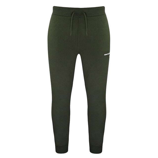 Stay comfortable and stylish on your rest days with the men´s New Balance NB Classic Core Fleece Pants.
The men´s sweatpants are made from soft and lightweight brushed fleece.
They have an athletic fit that feels great while relaxing and looks even better when out with friends.