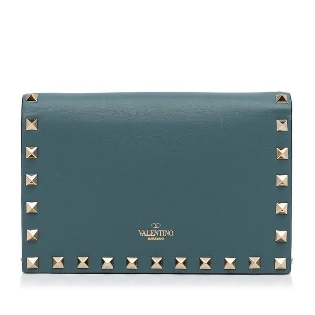 Valentino rockstud envelope wallet on sale on chain