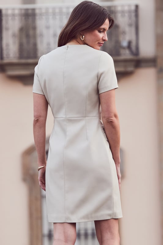 Compliments guaranteed
So luxe you'd never know it's faux leather
Comfy-chic shift with a clever waist-cinching seam
Elevated with statement zip and pocket details
Neutral shades are so now
Style with courts, strappy heels or ankle boots
