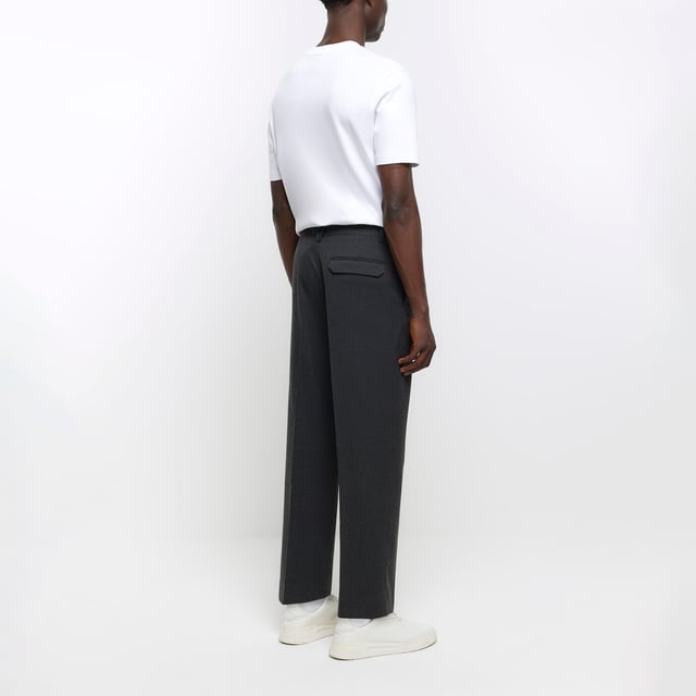 Tapered fit, Flannel fabric, Belt loops, Side slip pockets, Concealed button and zip fastening